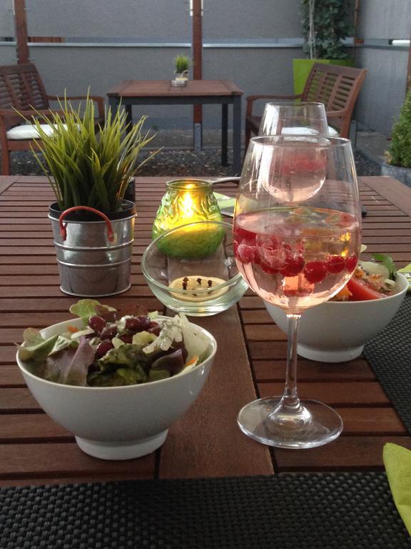 Gusterath Wohnraum Hotel & Gaestehaus מראה חיצוני תמונה