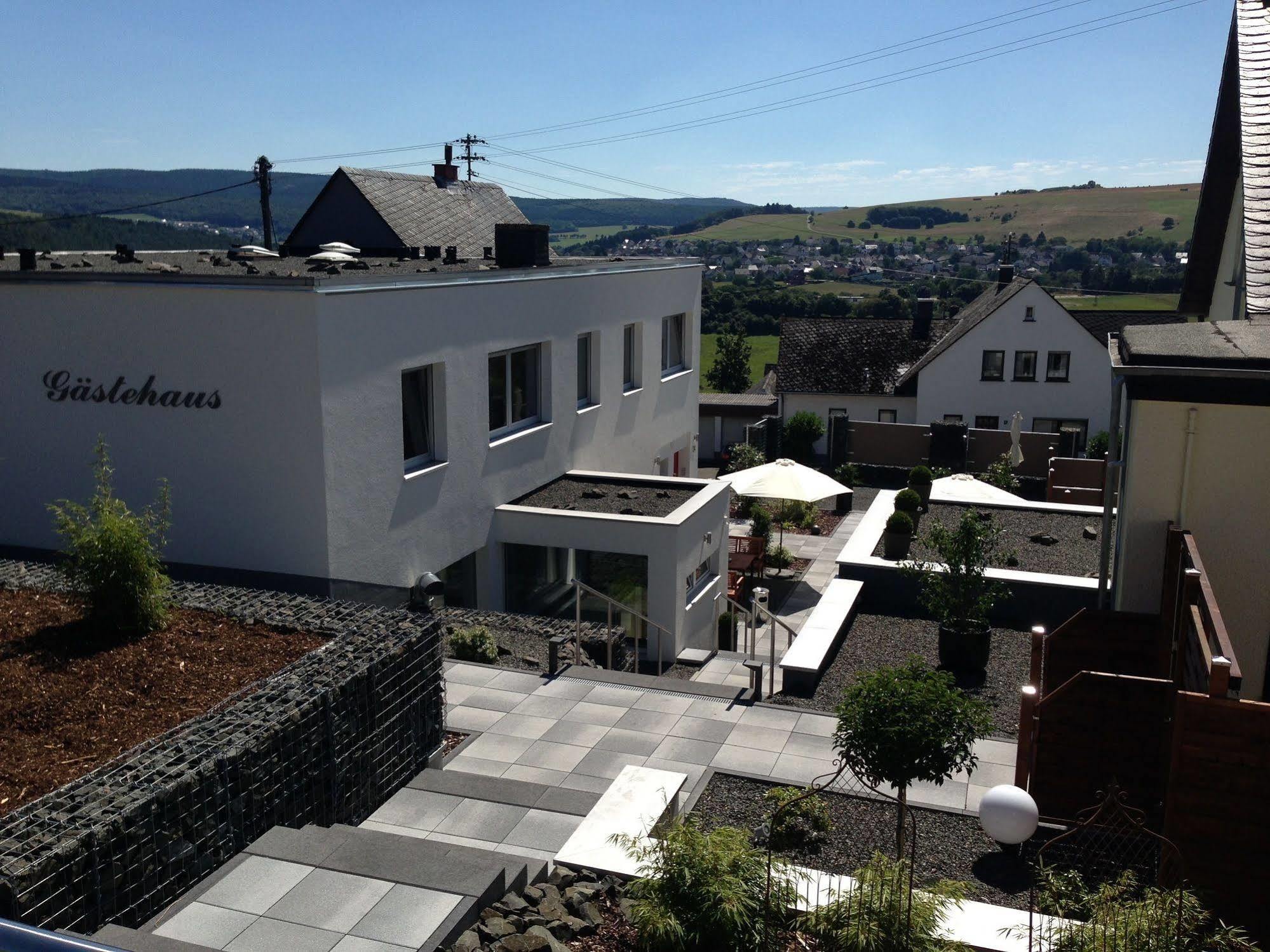 Gusterath Wohnraum Hotel & Gaestehaus מראה חיצוני תמונה