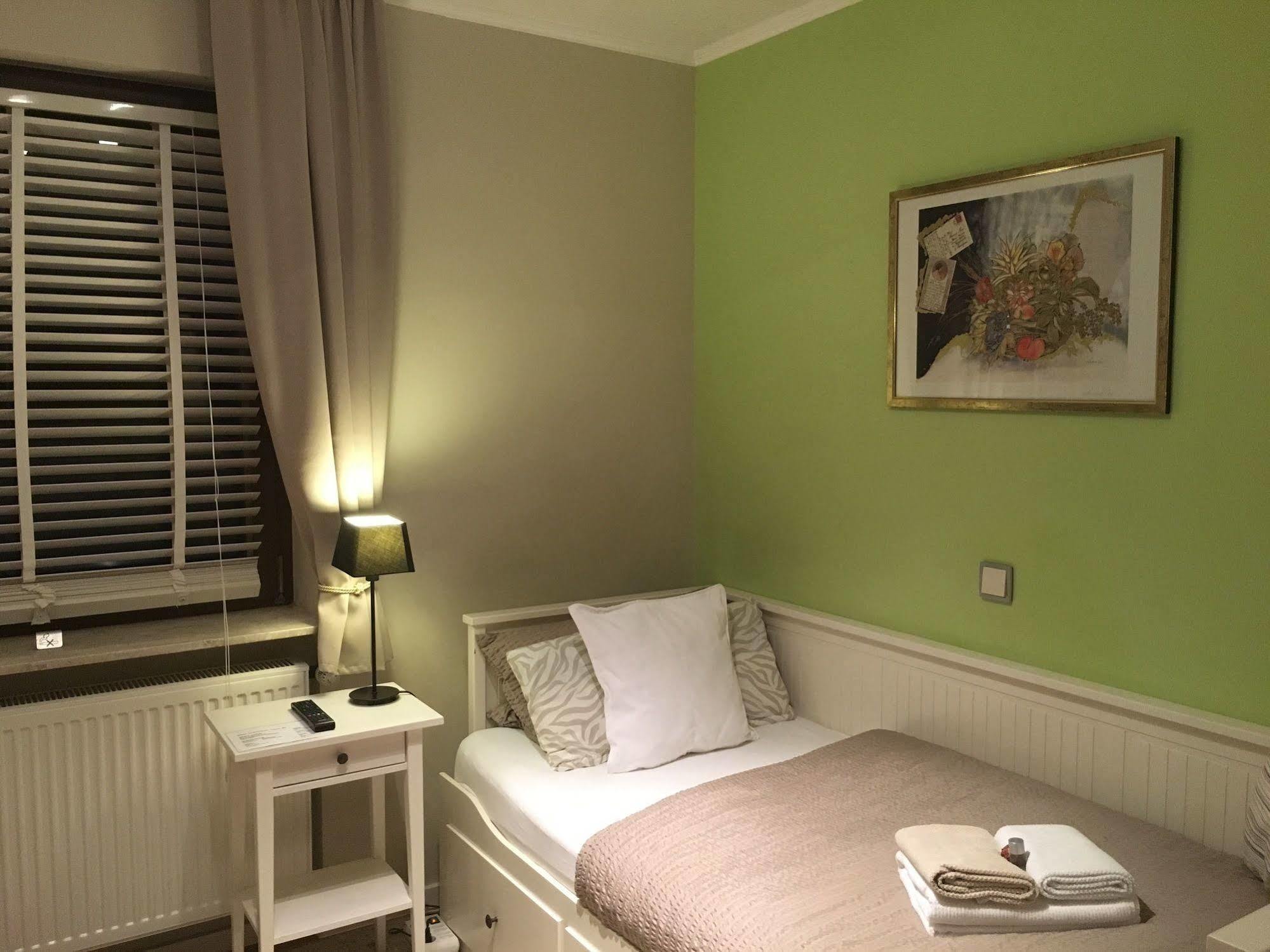 Gusterath Wohnraum Hotel & Gaestehaus מראה חיצוני תמונה