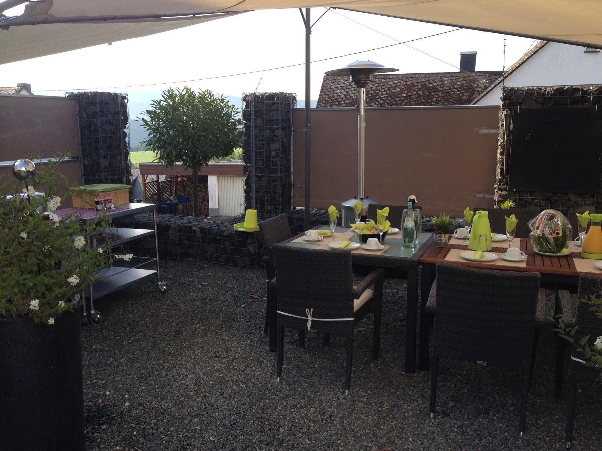 Gusterath Wohnraum Hotel & Gaestehaus מראה חיצוני תמונה